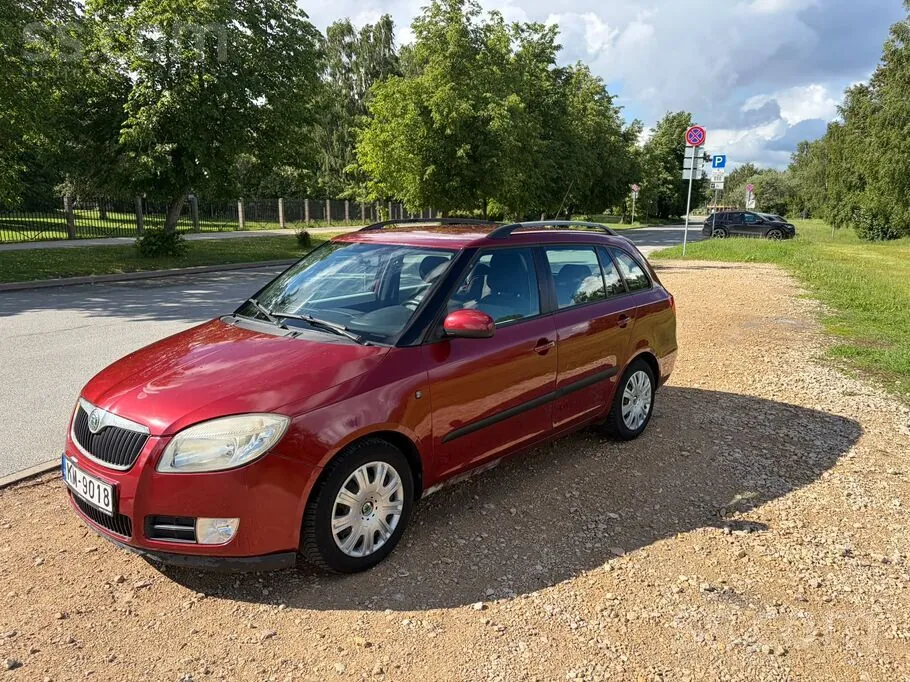 Skoda Fabia Combi 2008 photo 2