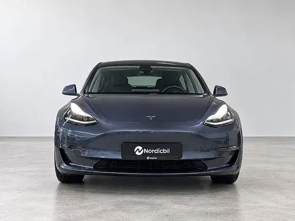 Tesla Model 3 2021 photo 2