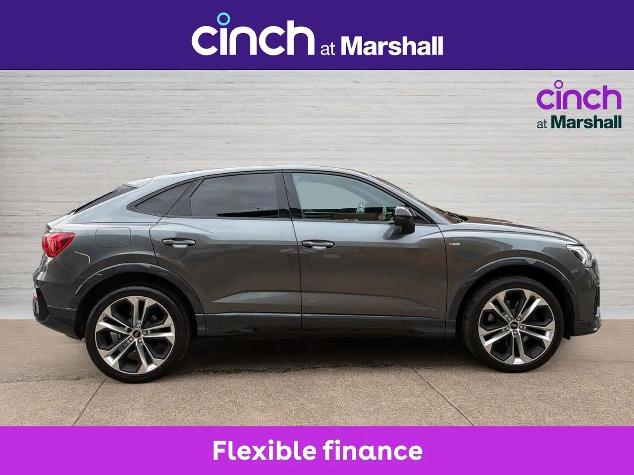 Audi Q3 2023 photo 2