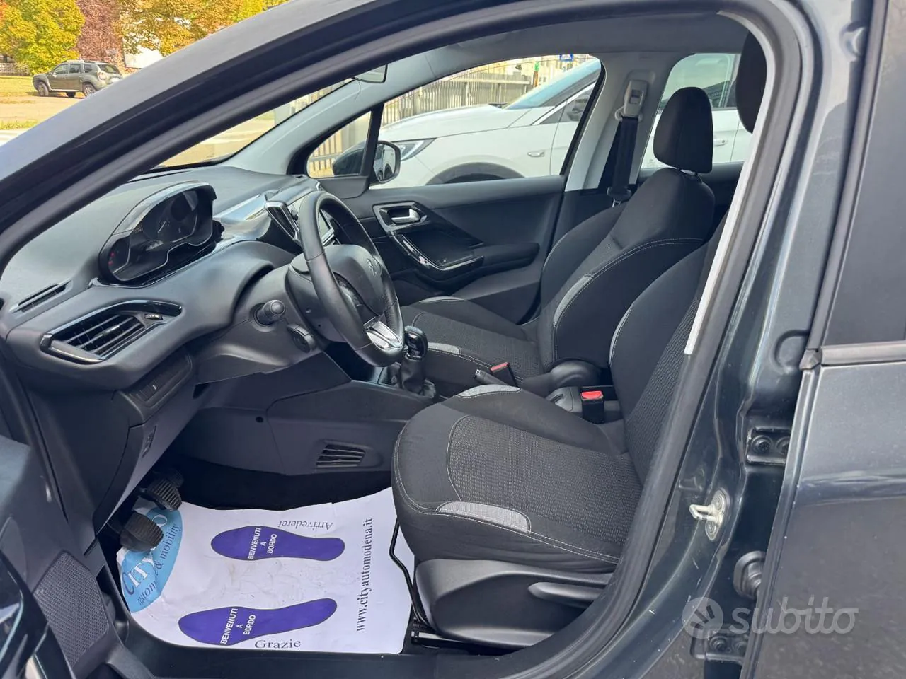 Peugeot 208 2016 photo 5