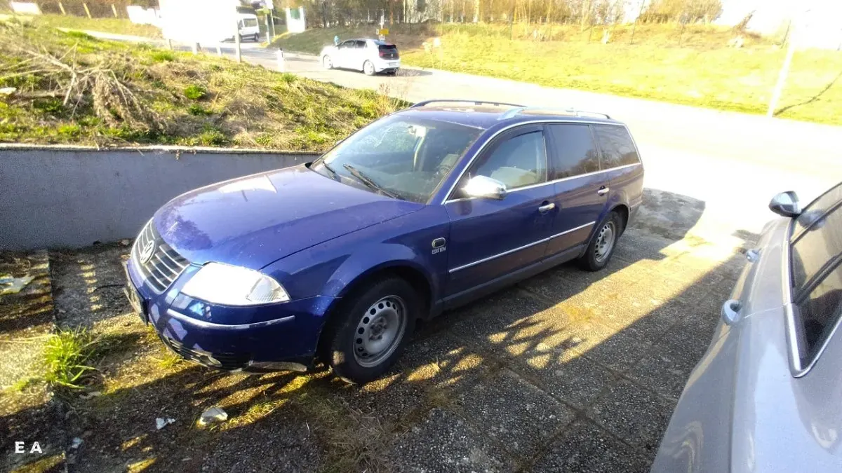 Volkswagen Passat 2001 photo 2