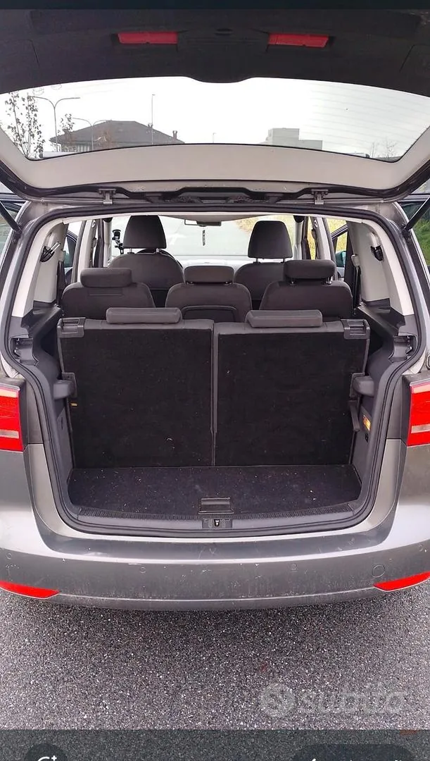 Volkswagen Touran 2011 photo 5