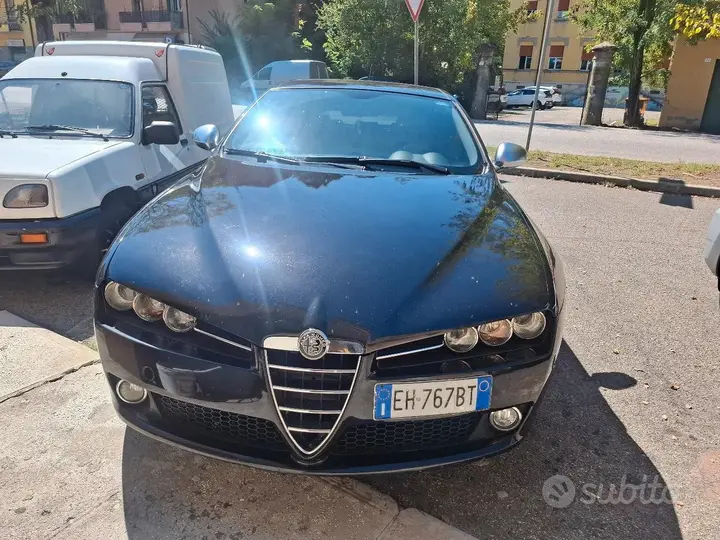 Alfa Romeo 159 2011 photo 4