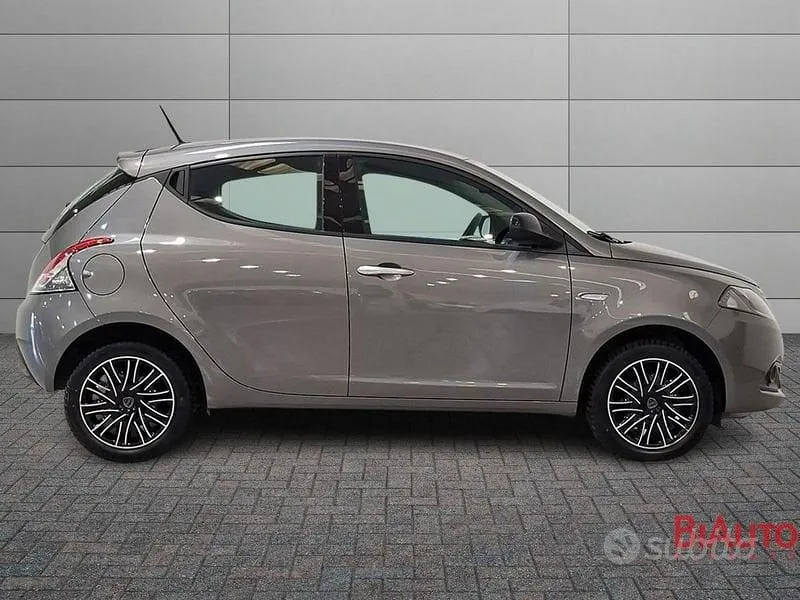 Lancia Ypsilon 2022 photo 3