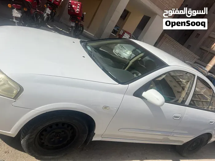 Nissan Sunny 2012 photo 4