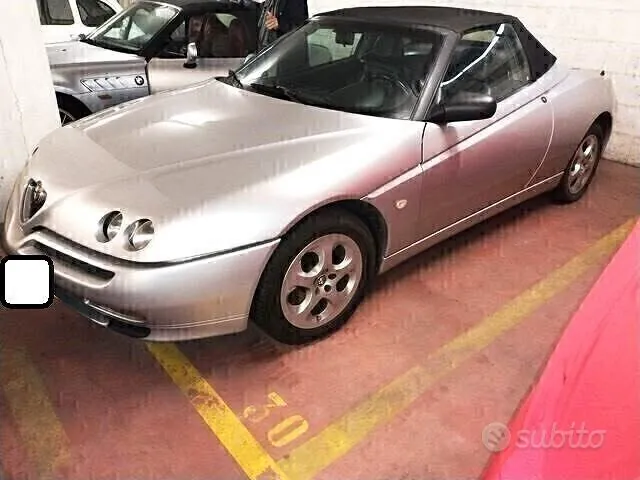 Alfa Romeo Spider 1998 photo 2