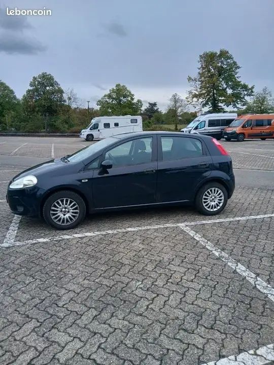 Fiat Grande Punto 2009 photo 3
