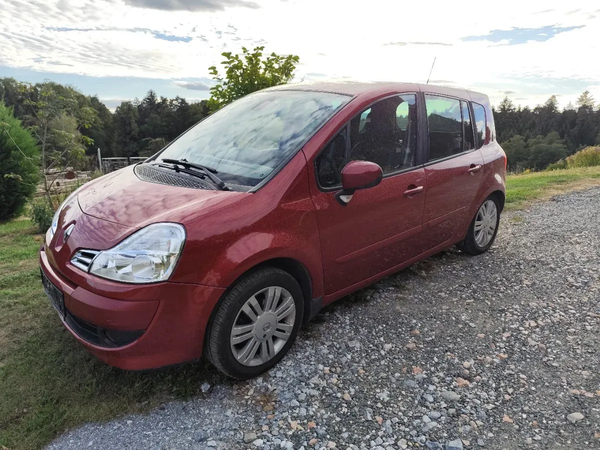 Renault Modus 2010 photo 2