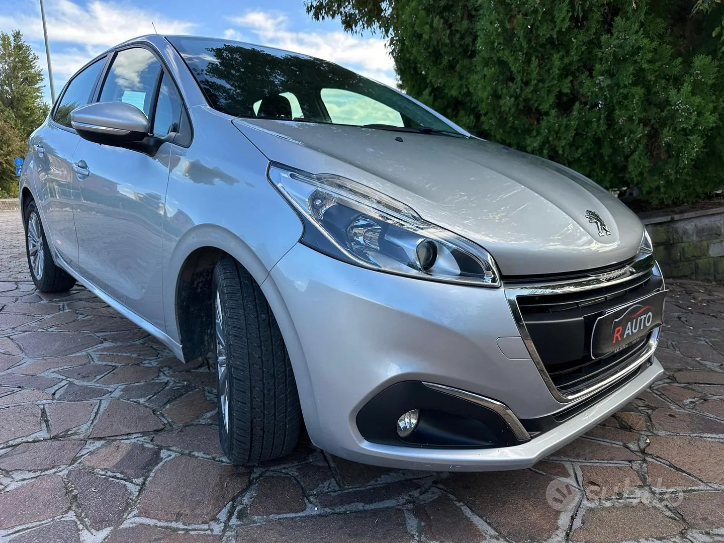 Peugeot 208 2016 photo 2