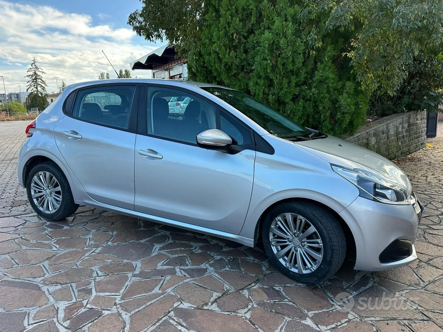 Peugeot 208 2016 photo 4