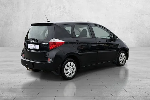 Toyota Verso-S 2012 photo 5