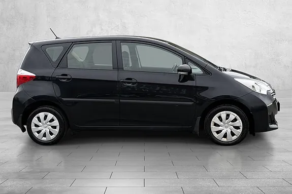 Toyota Verso-S 2012 photo 4
