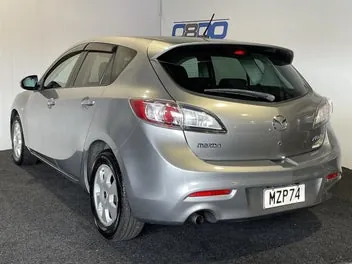 Mazda Axela 2011 photo 5