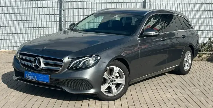 Mercedes-Benz E 200