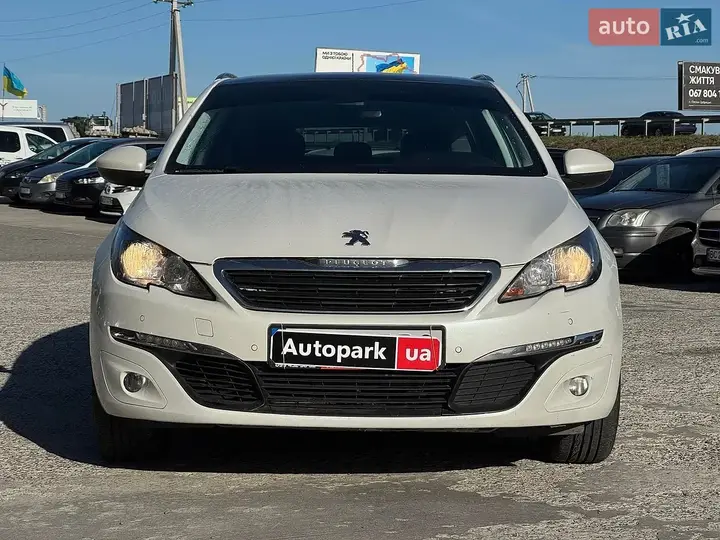 Peugeot 308 2015 photo 2
