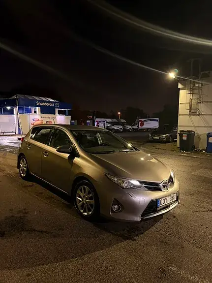 Toyota Auris 2013 photo 4