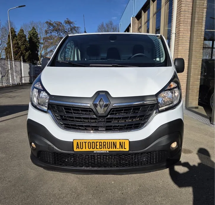 Renault Trafic 2021 photo 2