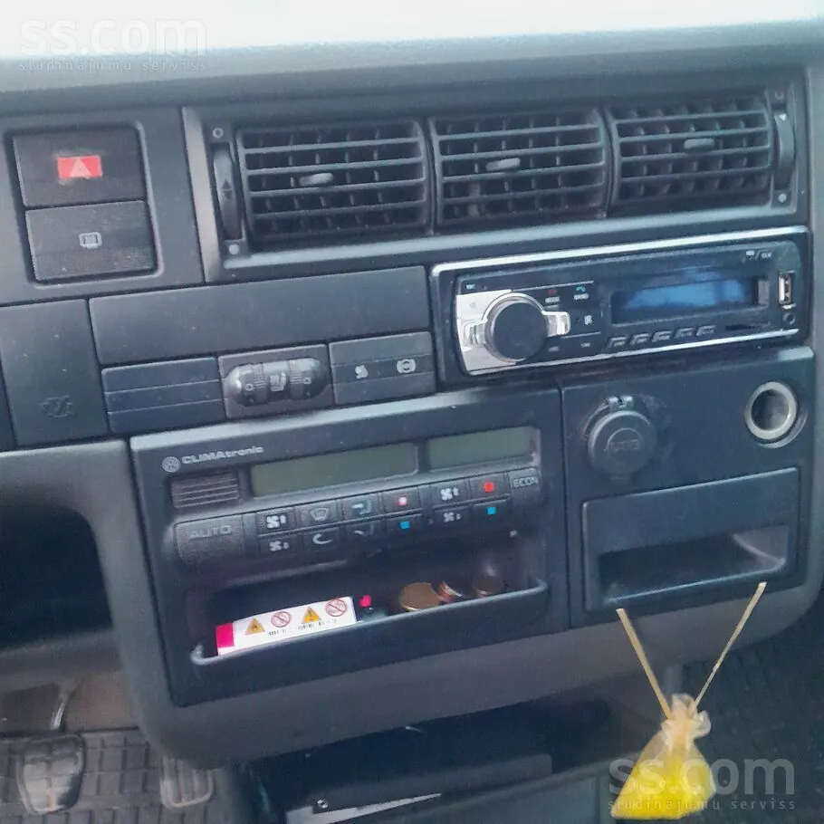 Volkswagen Multivan 1998 photo 4
