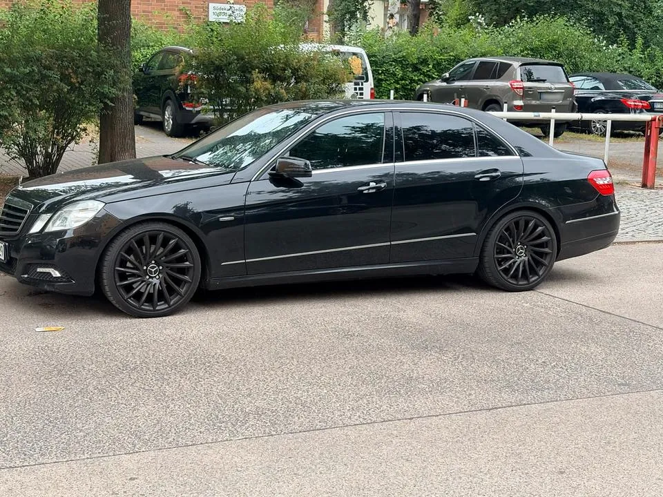 Mercedes-Benz E250
