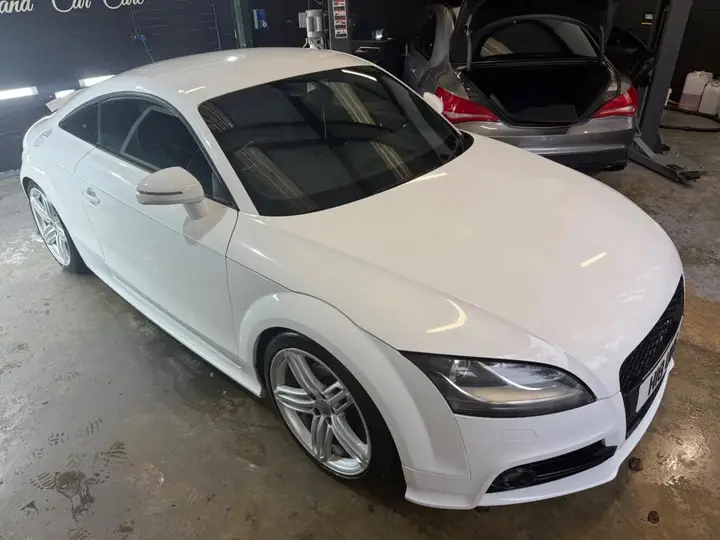 Audi Tt 2011 photo 4