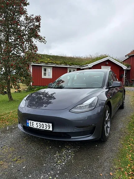 Tesla Model 3 2022 photo 3