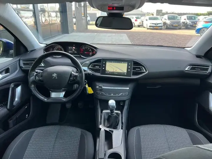 Peugeot 308 2018 photo 3