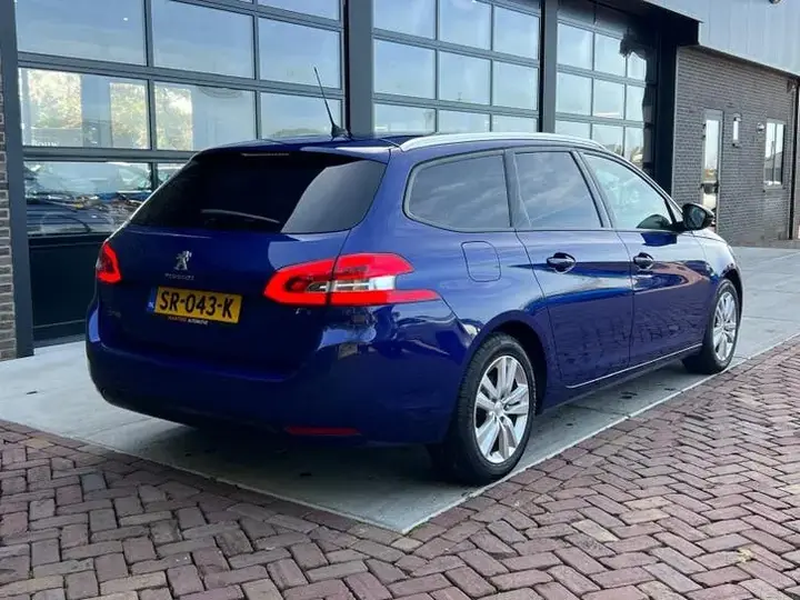 Peugeot 308 2018 photo 2