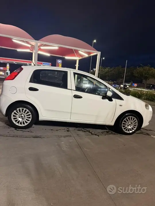Fiat Grande Punto 2007 photo 3