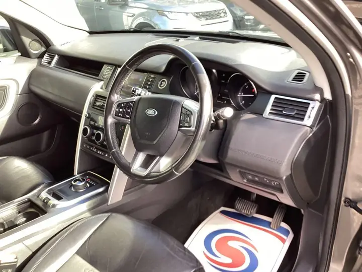 Land Rover Discovery Sport 2019 photo 5