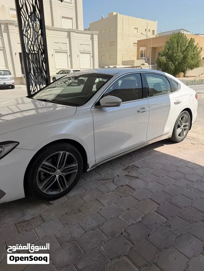 Hyundai Azera 2018 photo 2