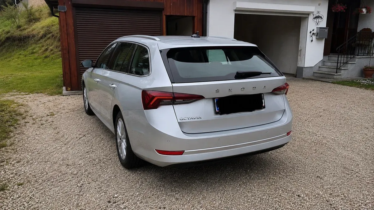 Skoda Octavia 2021 photo 2