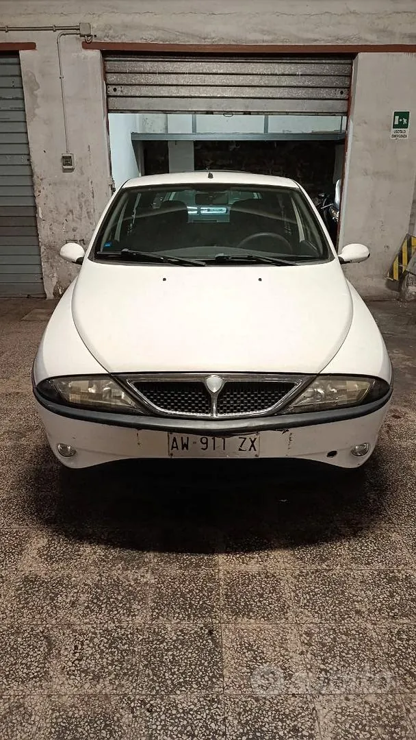 Lancia Y 1998 photo 2