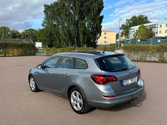 Opel Astra 2012 photo 4