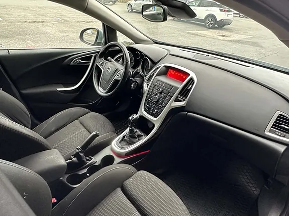 Opel Astra 2012 photo 5