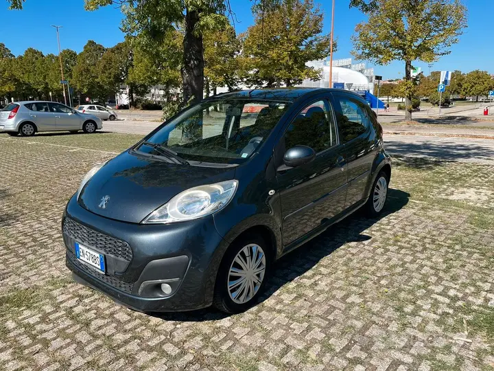 Peugeot 107 2012 photo 2