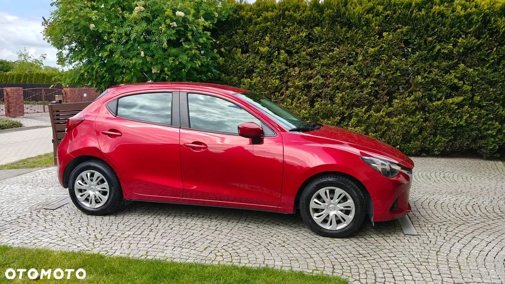Mazda 2 2015 photo 3
