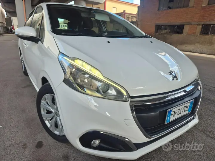 Peugeot 208 2019 photo 4