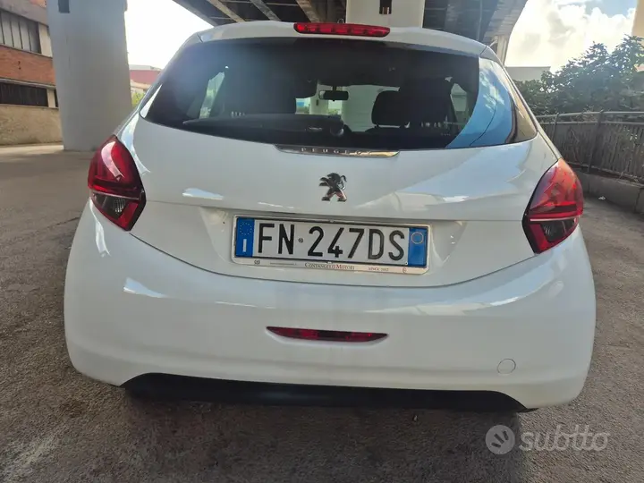 Peugeot 208 2019 photo 5