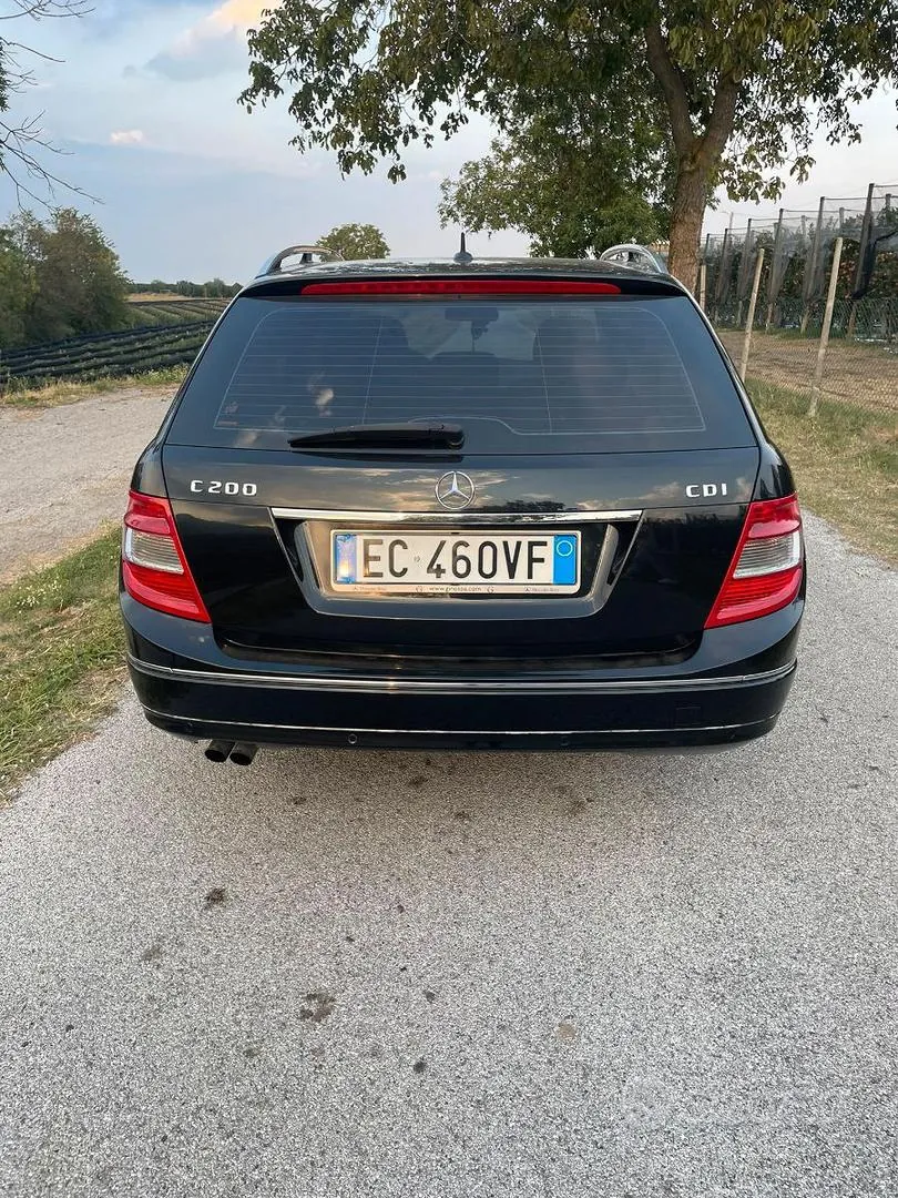 Mercedes-Benz C-Class 2010 photo 4