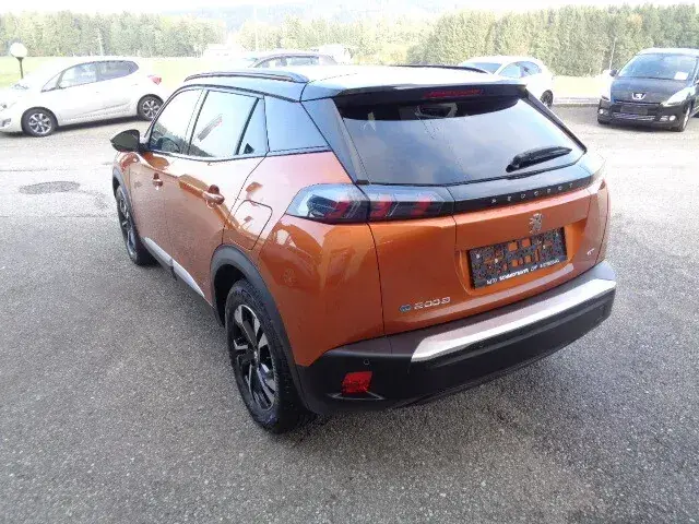 Peugeot E-2008 2023 photo 3