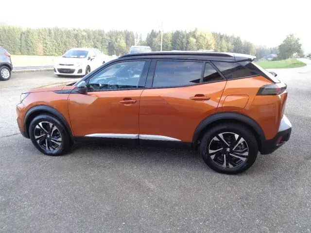 Peugeot E-2008 2023 photo 2