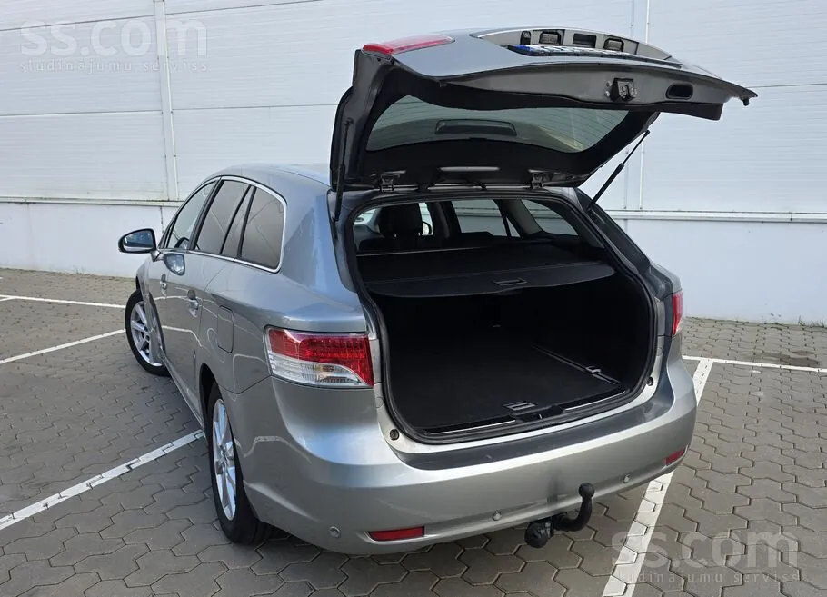 Toyota Avensis 2009 photo 5