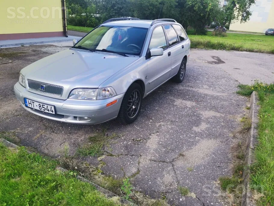 Volvo V40 2001 photo 5