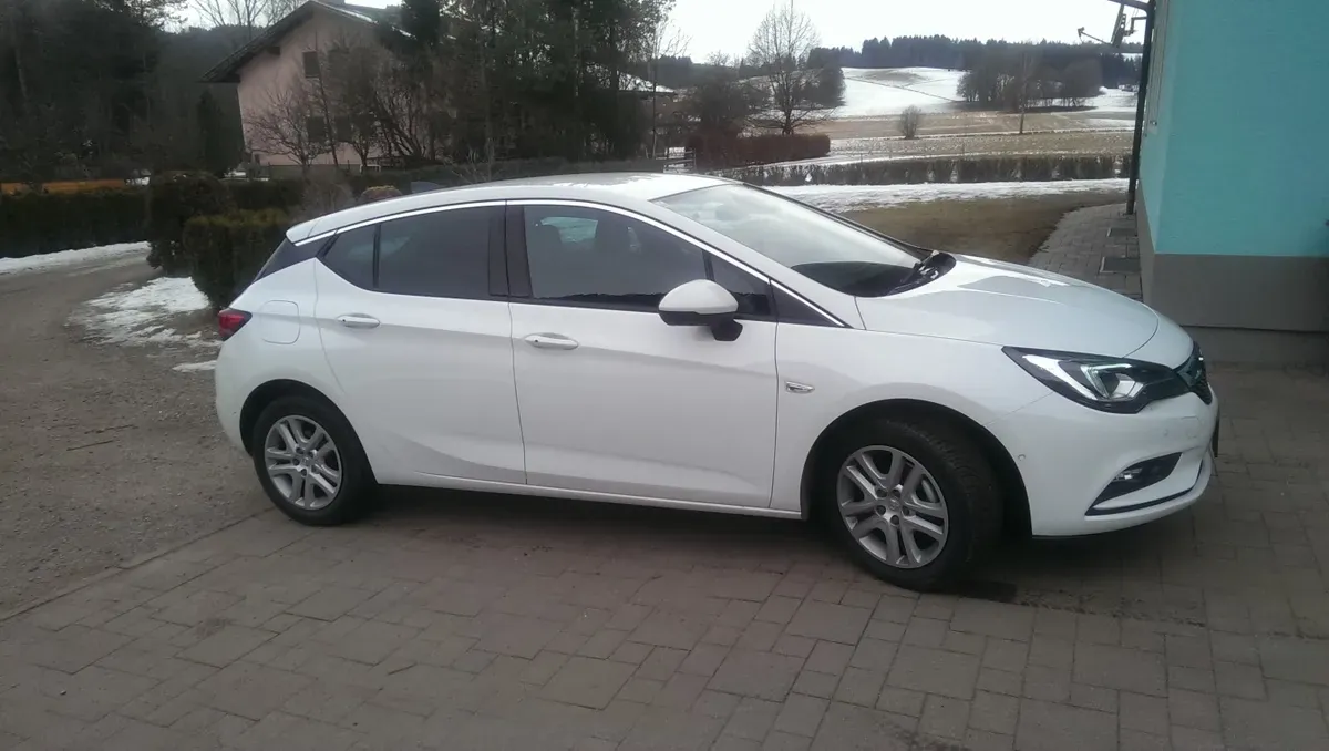 Opel Astra 2016 photo 2