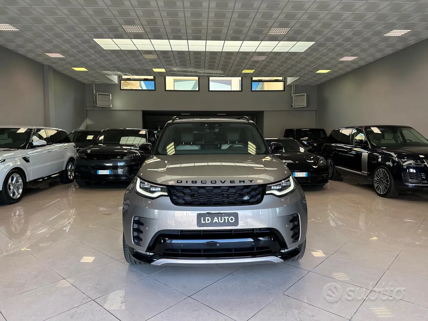 Land Rover Discovery 2021 photo 3