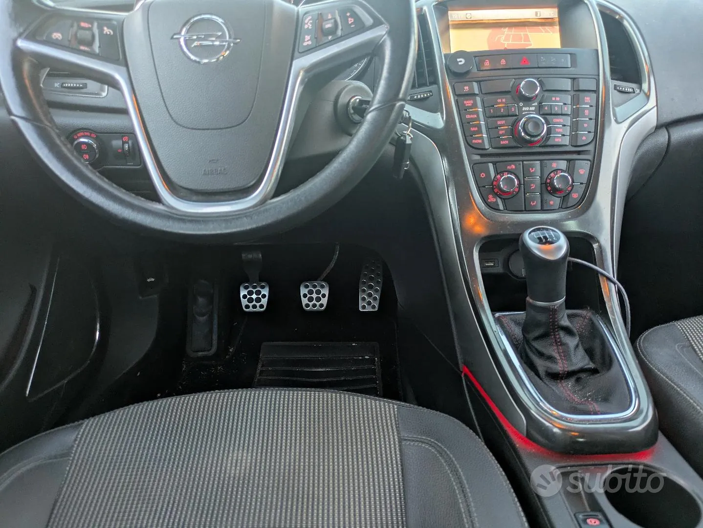 Opel Astra 2010 photo 5