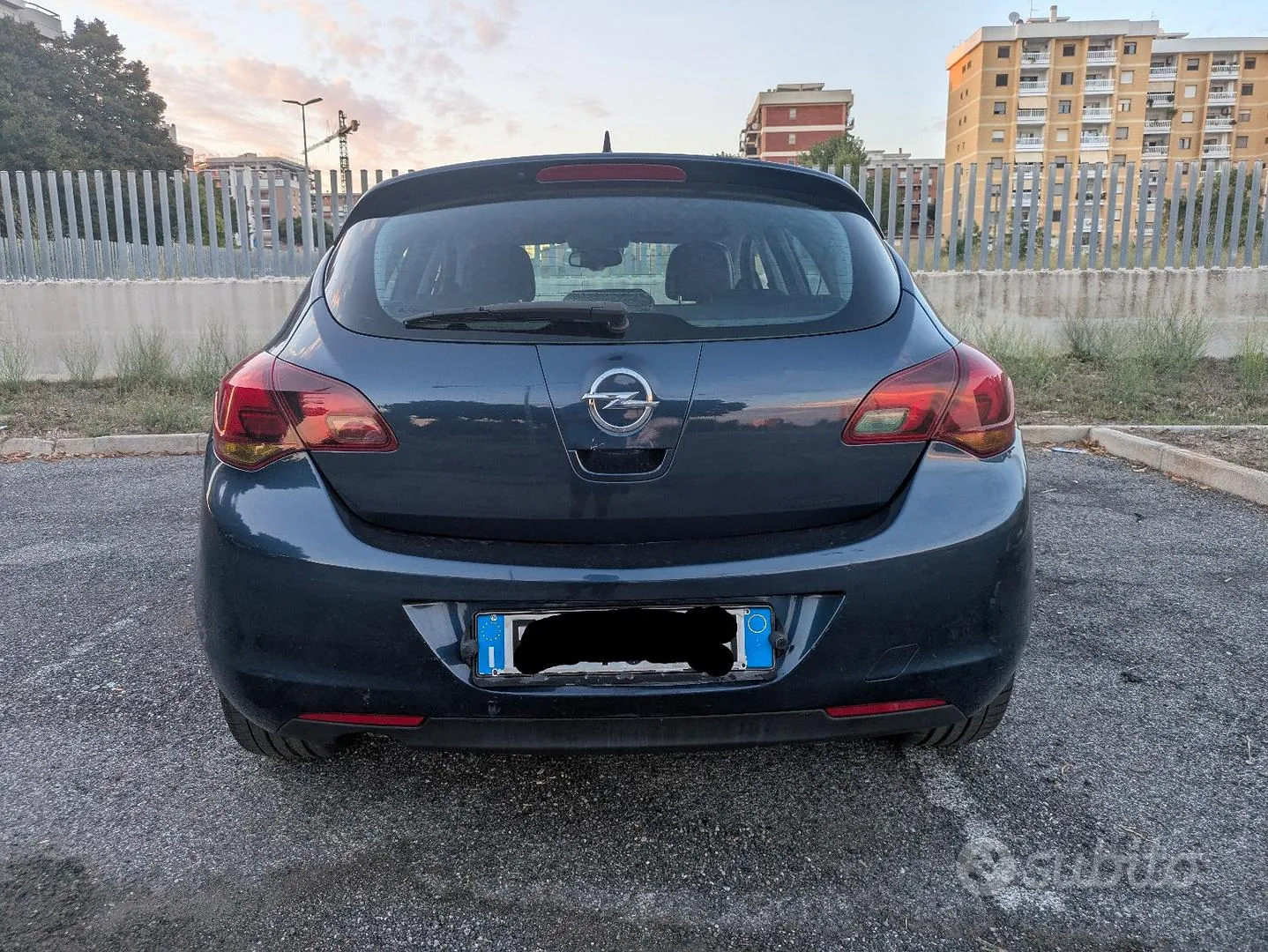 Opel Astra 2010 photo 4