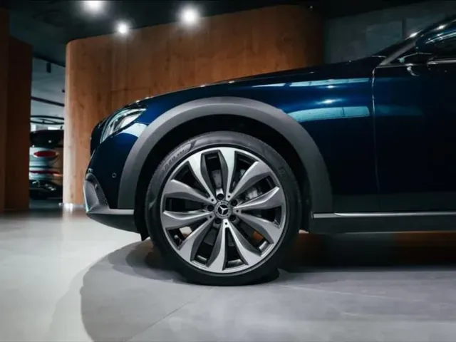 Mercedes-Benz E-Class All-Terrain 2018 photo 4