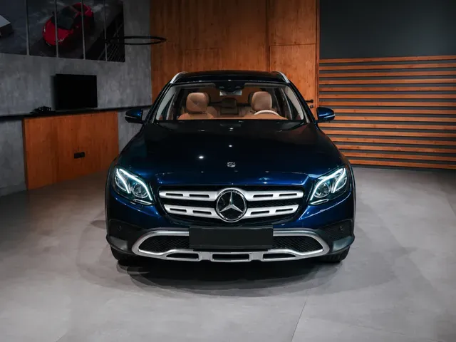 Mercedes-Benz E-Class All-Terrain 2018 photo 3
