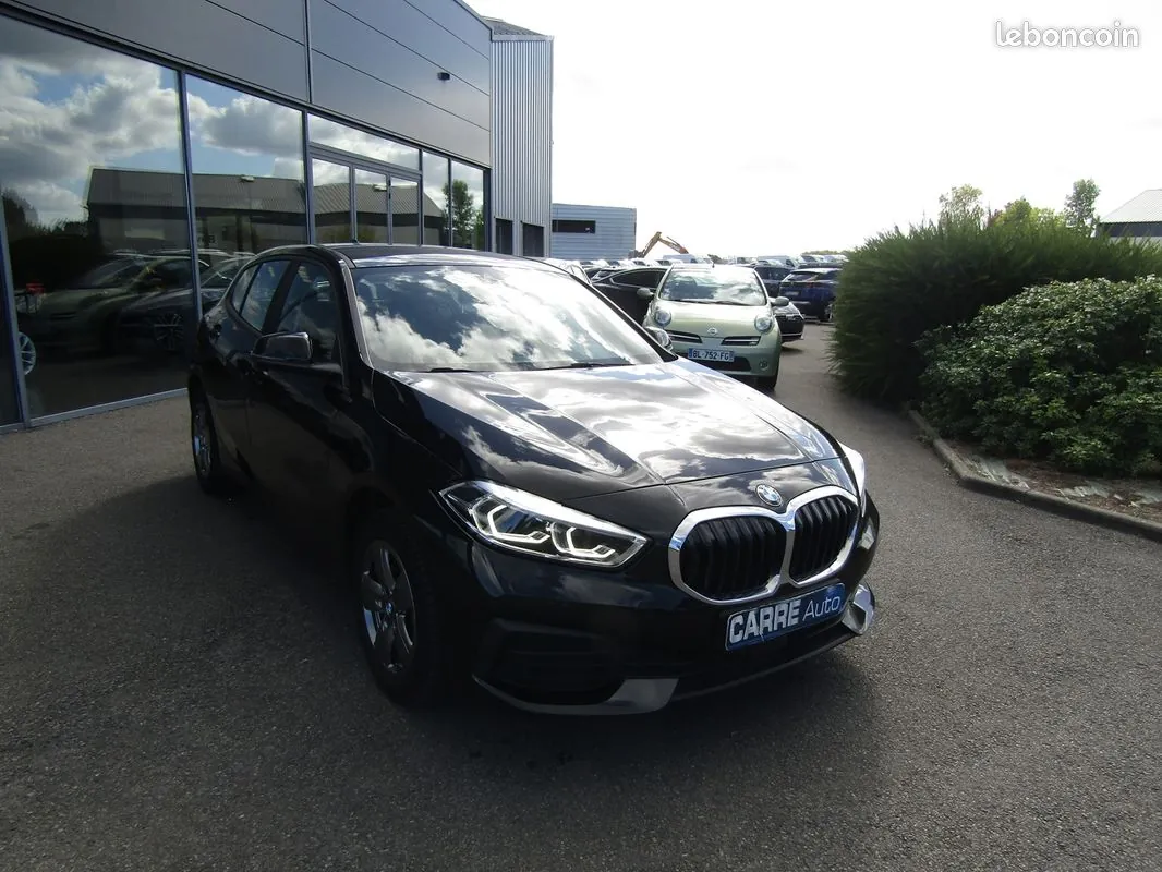 BMW 1 Series 2023 photo 2